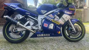 Yamaha YZF R6 (1999 - 00)  (14)