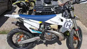 Husqvarna TE 250i (2022)  (2)