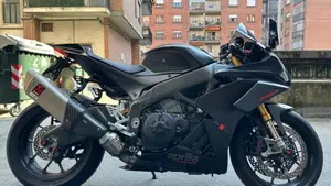 Aprilia RSV4 1100 Factory (2019 - 20)  (3)