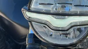 Moto Guzzi V7 Stone Centenario (2021 - 22)  (3)