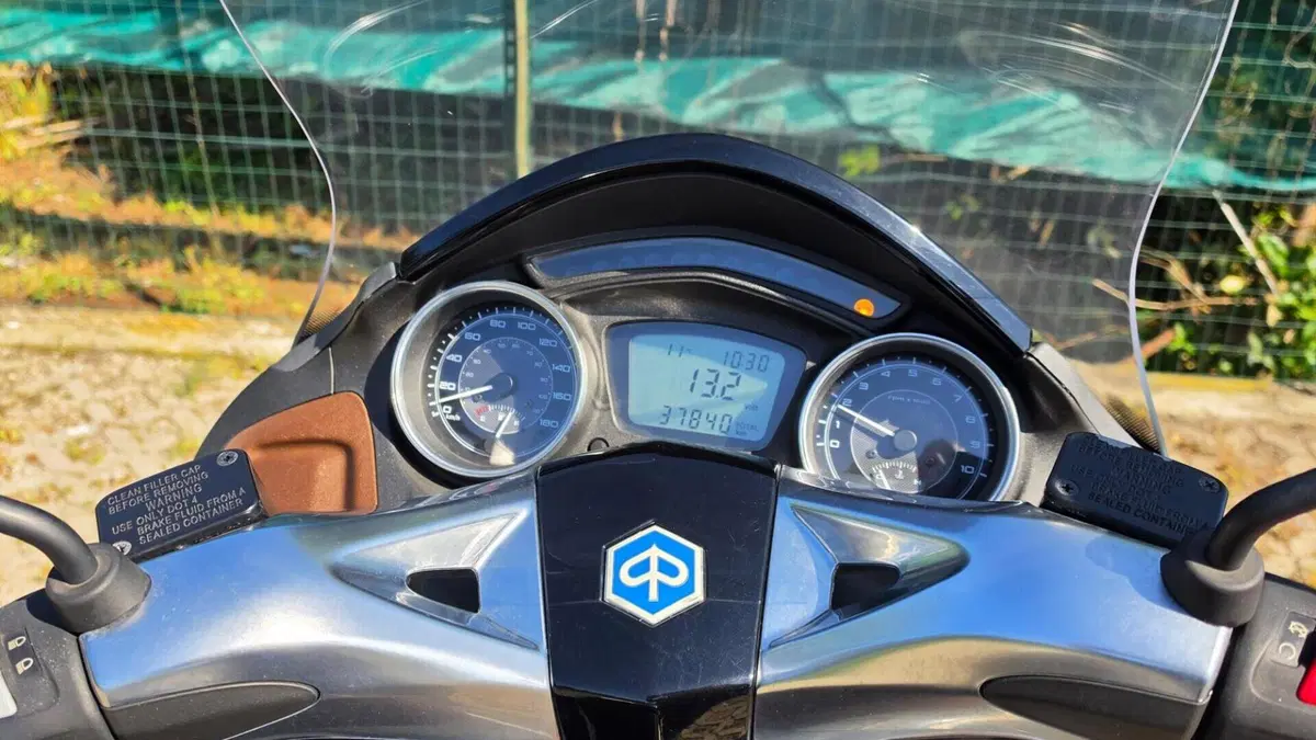 Piaggio X10 350 ie Executive (2011 - 17)  (5)