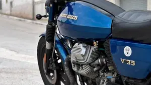 Moto Guzzi   (9)