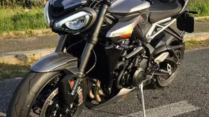 Triumph Street Triple 765 RS (2023 - 26) 