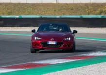 Mazda MX-5 a Varano: una tonnellata di pura felicità, in un mondo che ha dimenticato cosa significa