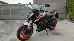 KTM 890 Duke R (2020) 