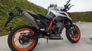KTM 890 Duke R (2020)  (3)