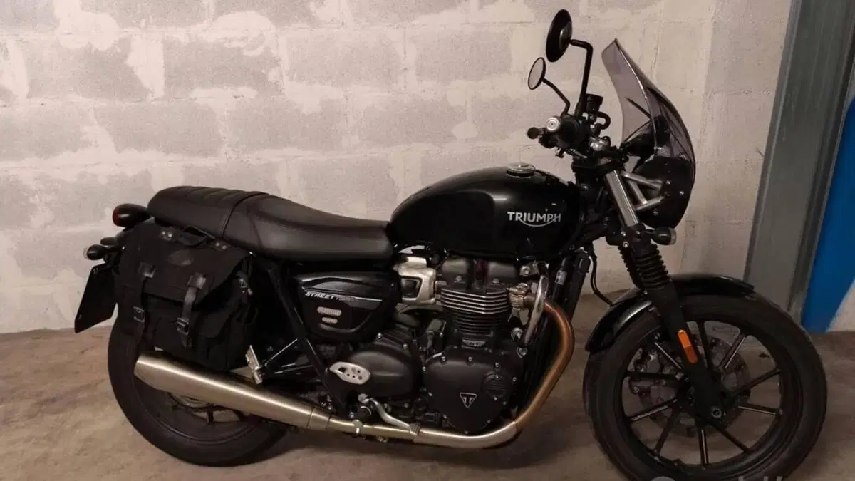 Triumph Street Twin 900 (2021 - 22) 