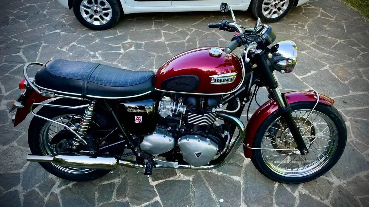 Triumph Bonneville (2007 - 16)  (8)