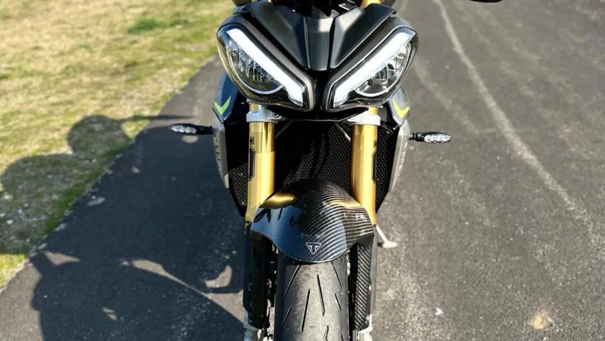 Triumph Speed Triple 1200 RS (2021 - 24)  (2)