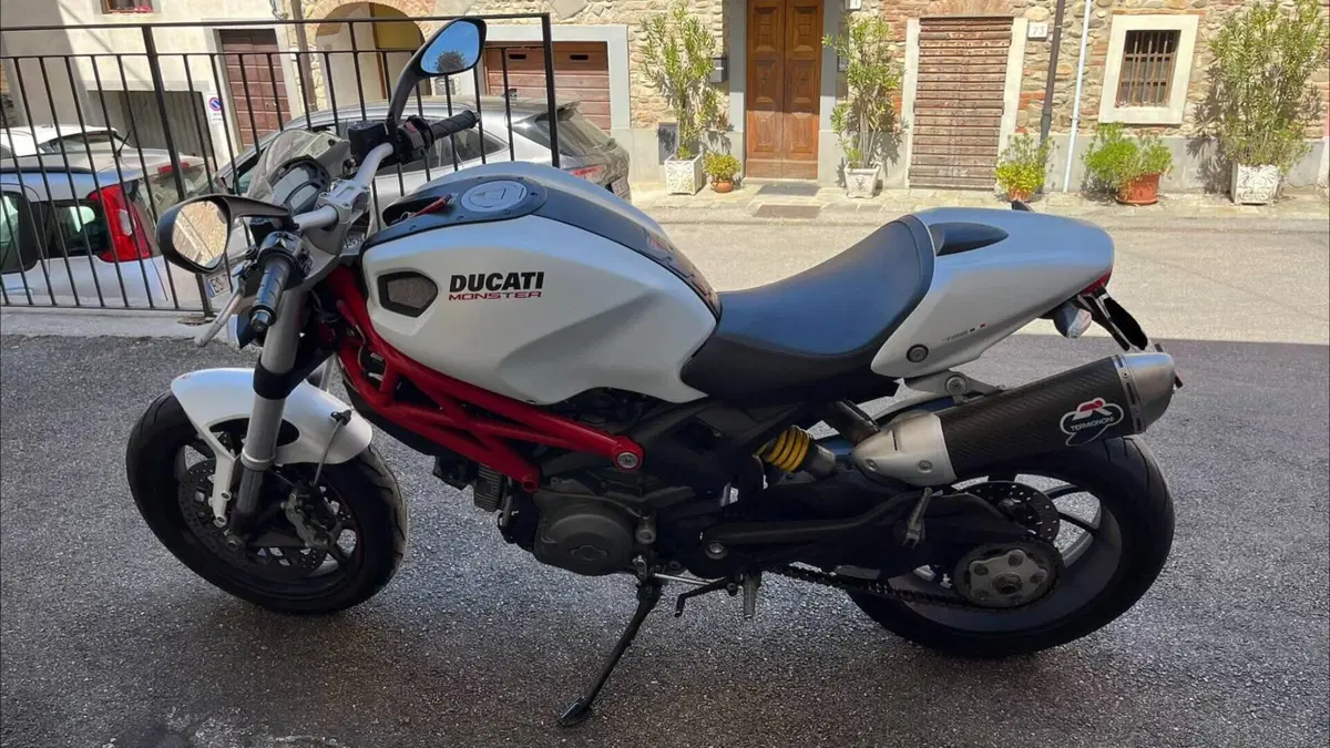 Ducati Monster 796 (2010 - 13) 