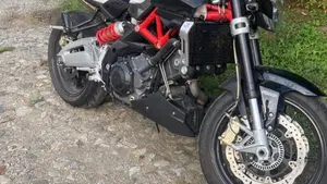 Aprilia Shiver 750 ABS (2010 - 17)  (2)