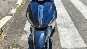 Piaggio Beverly 300 i.e. ABS-ASR (2016 - 20)  (3)