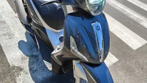 Piaggio Beverly 300 i.e. ABS-ASR (2016 - 20)  (7)