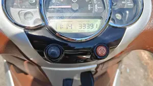Piaggio Beverly 300 i.e. ABS-ASR (2016 - 20)  (8)