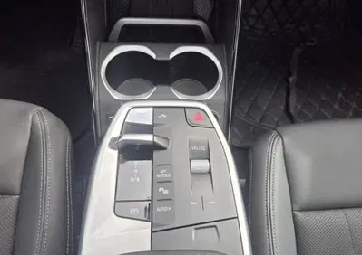 BMW iX1 xdrive 30 X-Line (7)