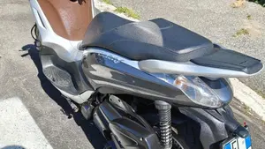 Piaggio Beverly 300 i.e. ABS-ASR (2016 - 20)  (11)