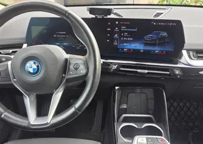 BMW iX1 xdrive 30 X-Line (8)