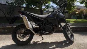 KTM 690 Supermoto  (2)