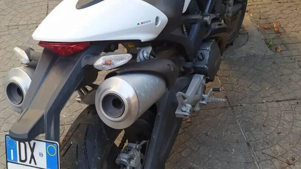 Ducati Monster 696 (2008 - 13)  (2)