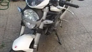 Ducati Monster 696 (2008 - 13)  (4)
