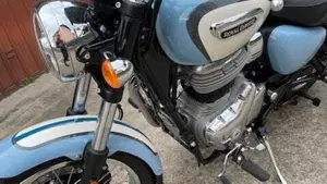Royal Enfield Meteor 350 Aurora (2024 - 26)  (4)