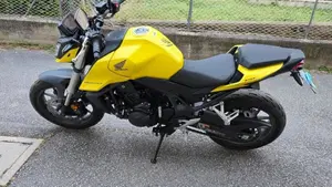 Honda CB 750 Hornet (2023 - 24)  (3)