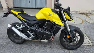 Honda CB 750 Hornet (2023 - 24)  (4)