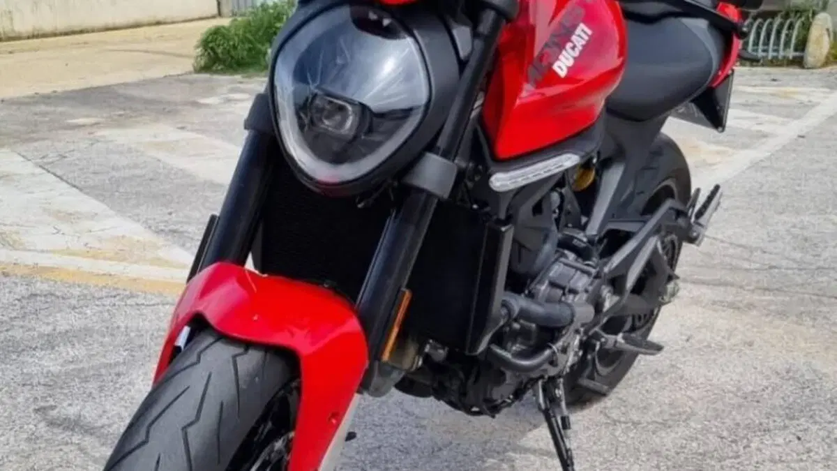Ducati Monster 937 + (2021 - 25) 