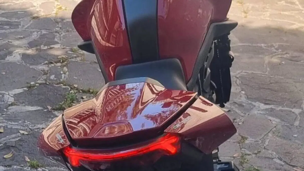 Ducati Monster 937 + (2021 - 25)  (4)