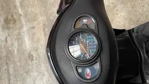 Kymco Agility 50 R12 (2021 - 25)  (8)