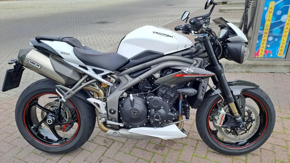 Triumph Speed Triple 1050 RS (2018 - 20)  (2)