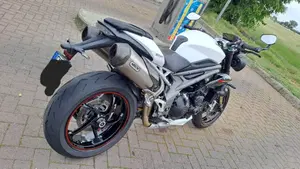 Triumph Speed Triple 1050 RS (2018 - 20)  (3)
