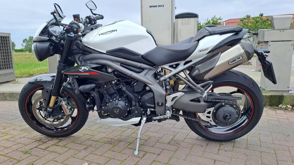 Triumph Speed Triple 1050 RS (2018 - 20)  (5)