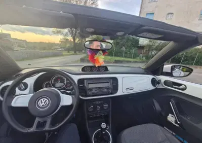 Volkswagen Maggiolino Cabrio 1.6 TDI Design (9)