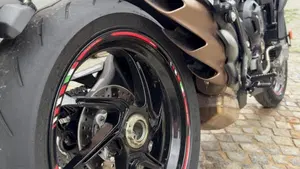 MV Agusta Brutale 800 Rosso (2021 - 23)  (5)