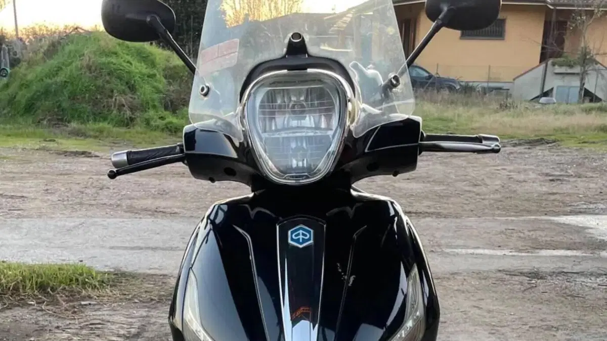 Piaggio Beverly 300 i.e. (2010 - 16)  (2)
