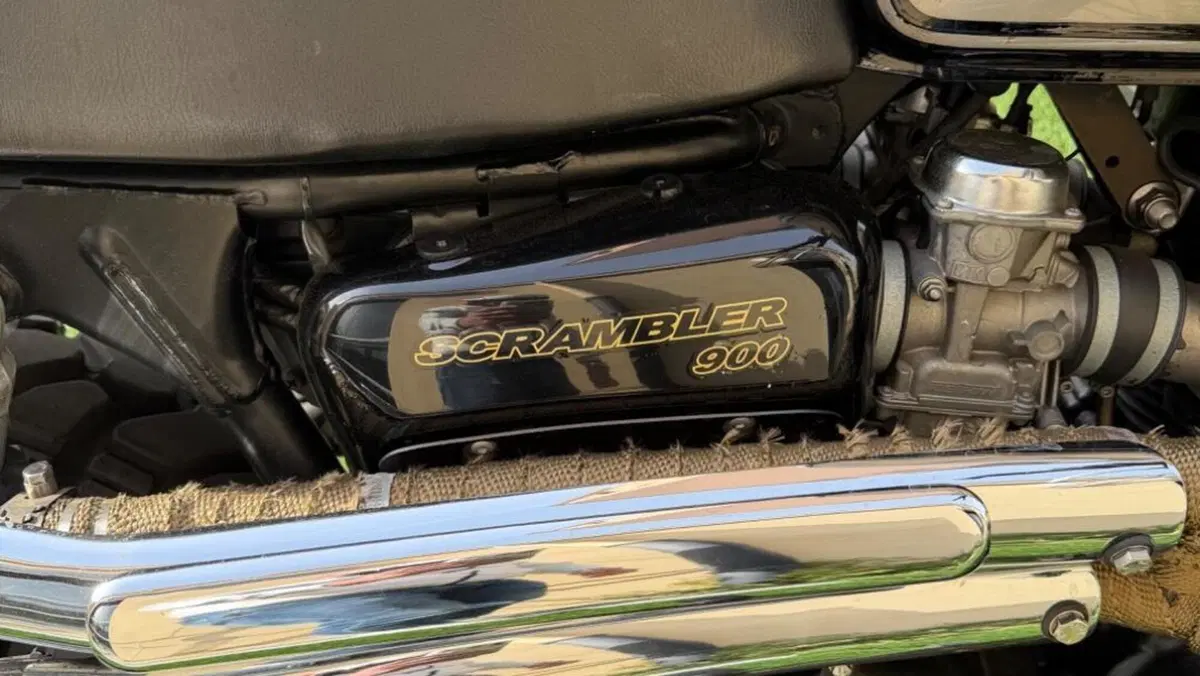 Triumph Scrambler 900 Chrome Edition (2023)  (9)