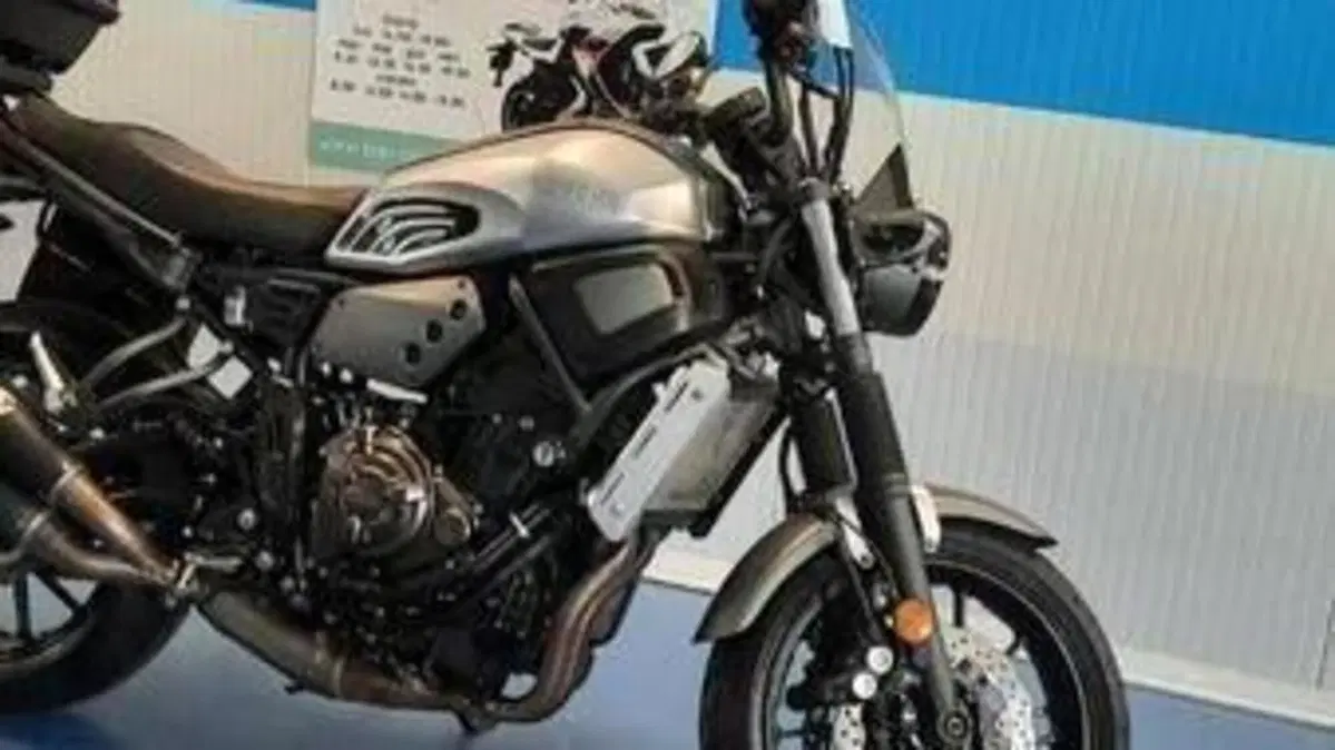 Yamaha XSR 700 ABS (2016 - 20)  (2)