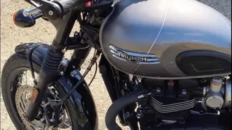 Triumph Bonneville T120 Black (2021 - 25) usata