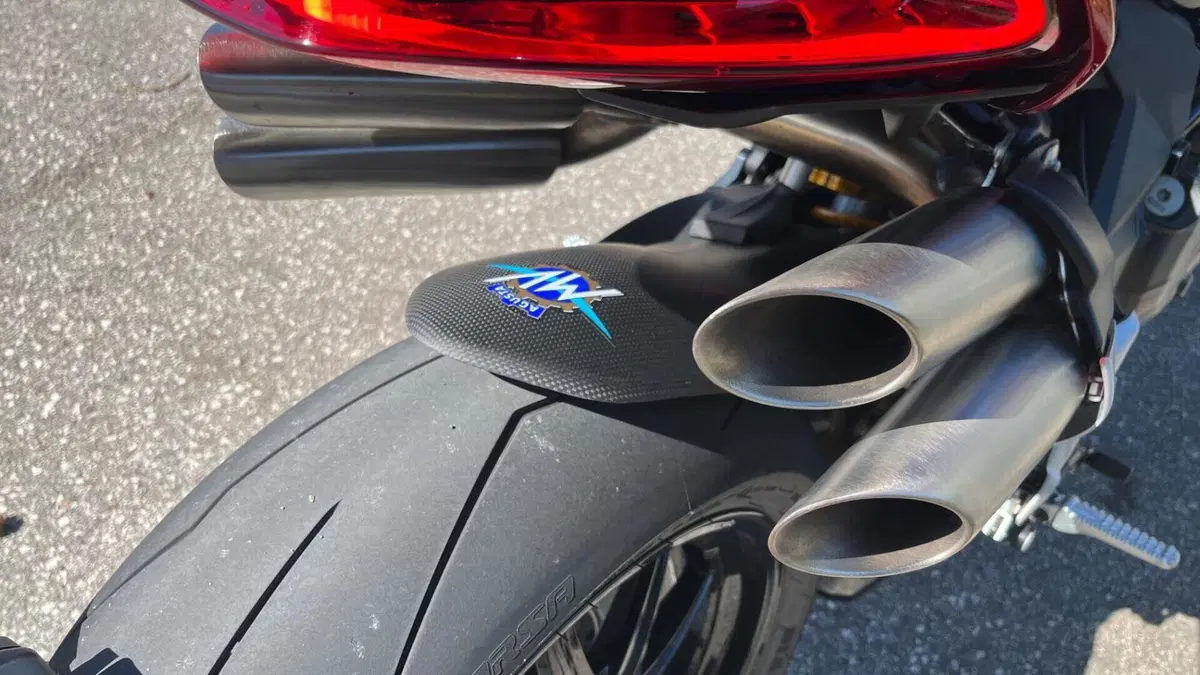 MV Agusta Brutale 1000 RR (2021 - 25)  (10)