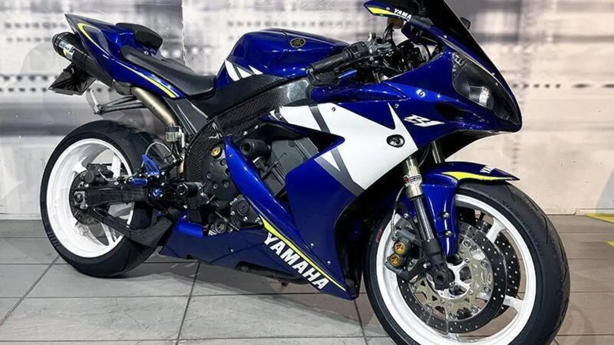 Yamaha YZF R1 (2004 - 05) 