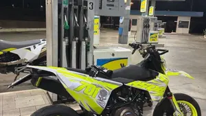 Husqvarna 701 Supermoto (2023 - 25)  (4)