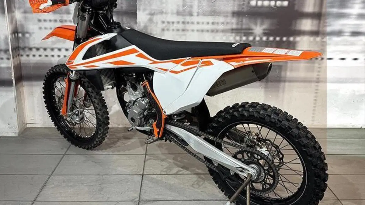 KTM 250 SX-F (2017)  (2)