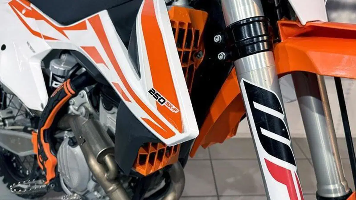 KTM 250 SX-F (2017)  (3)