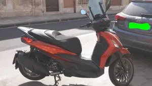 Piaggio Beverly 300 S ABS-ASR (2021 - 25)  (6)