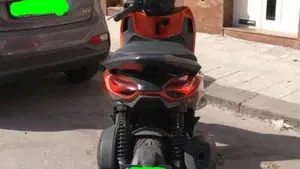 Piaggio Beverly 300 S ABS-ASR (2021 - 25)  (8)