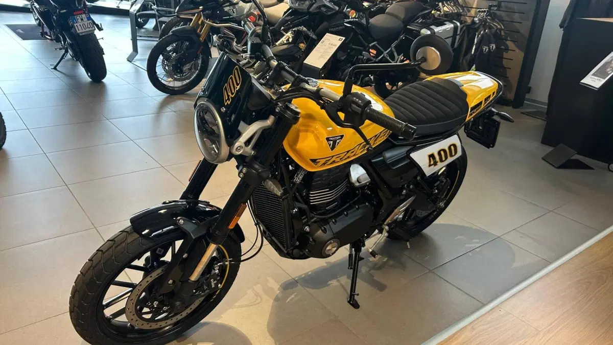 Triumph Tracker 400 (2026)  (4)