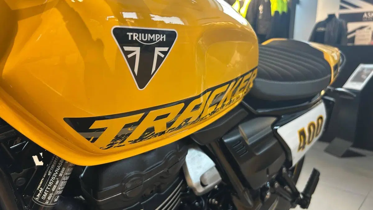 Triumph Tracker 400 (2026)  (5)
