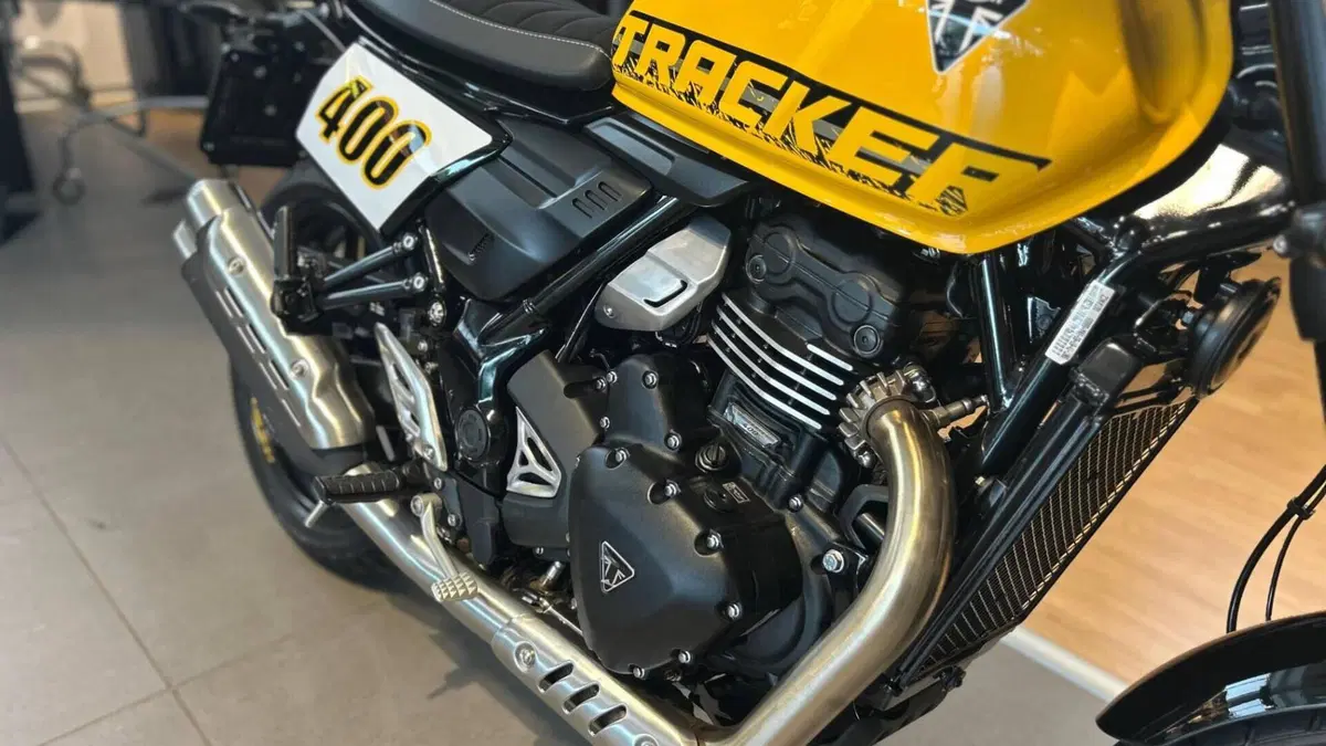 Triumph Tracker 400 (2026)  (7)