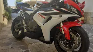 Honda CBR 1000 RR Fireblade (2006 - 07) 
